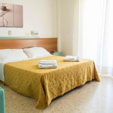Hotel Nautilus Cattolica Esterno foto