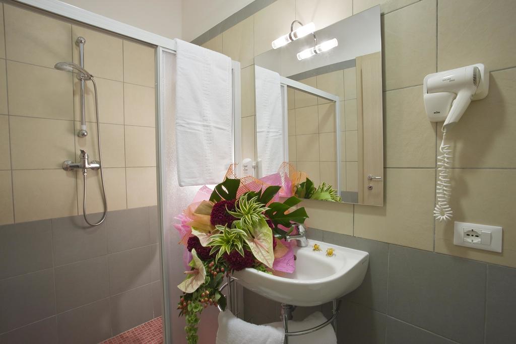 Hotel Nautilus Cattolica Esterno foto