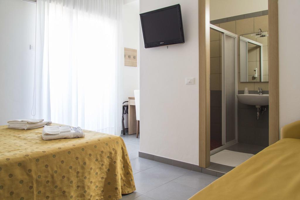 Hotel Nautilus Cattolica Esterno foto