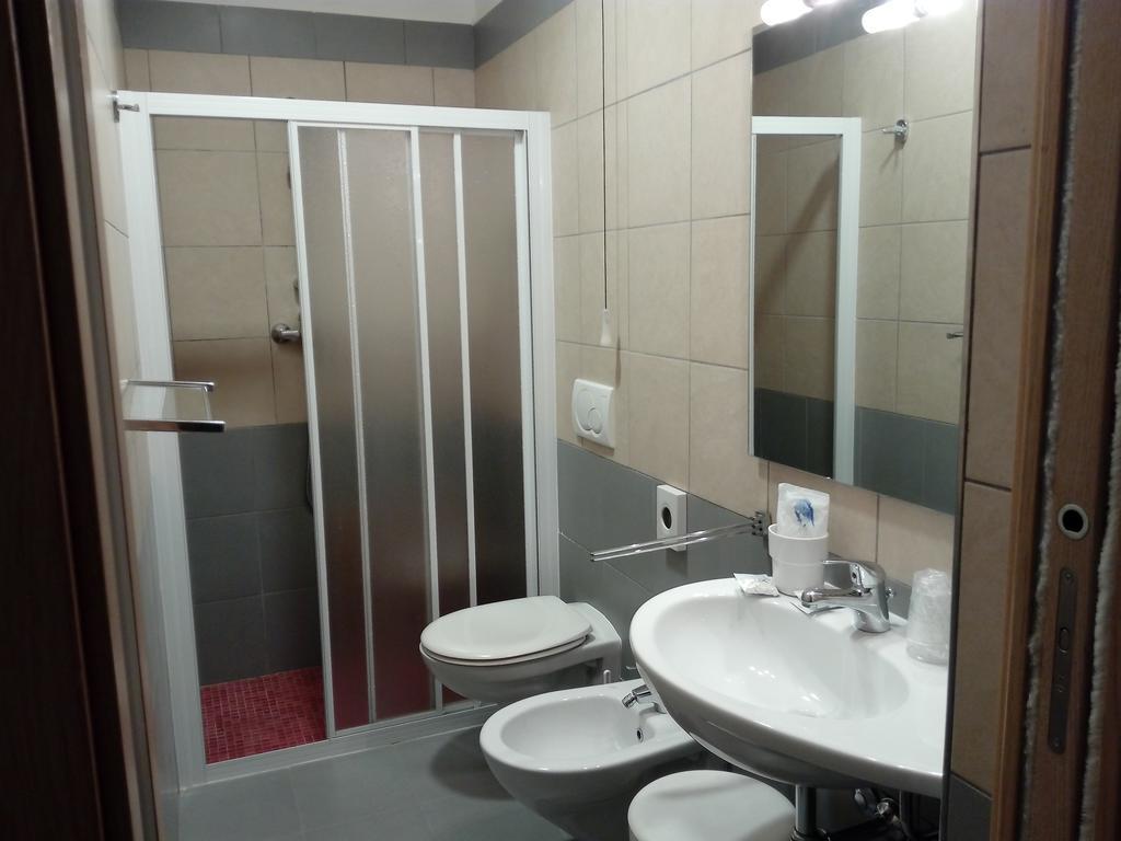 Hotel Nautilus Cattolica Esterno foto