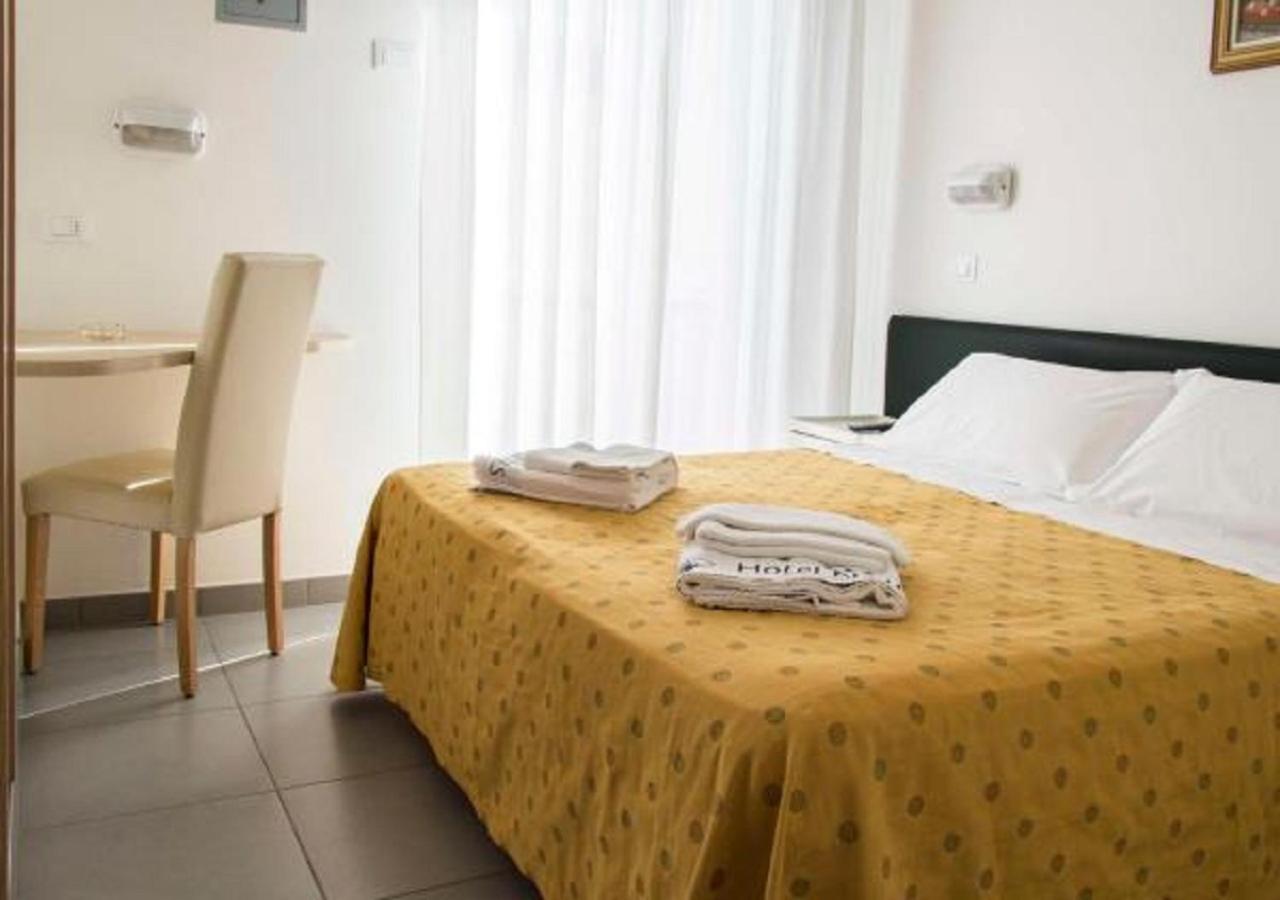 Hotel Nautilus Cattolica Camera foto