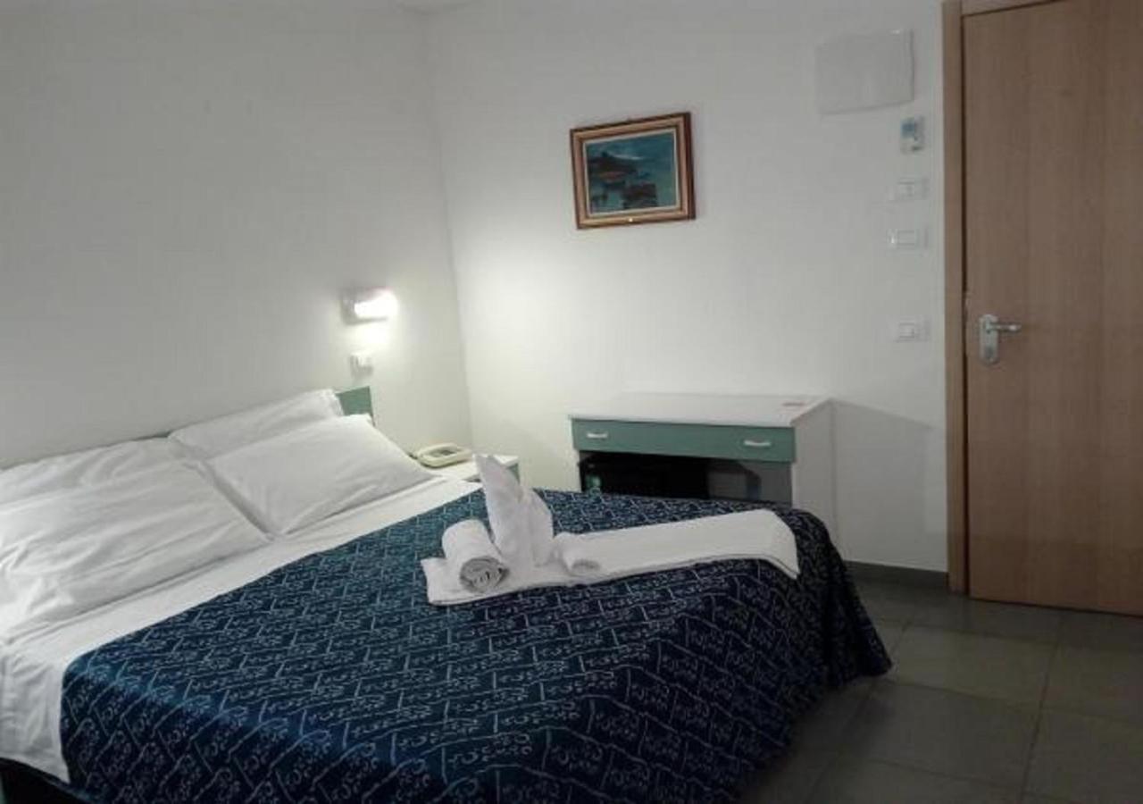 Hotel Nautilus Cattolica Esterno foto