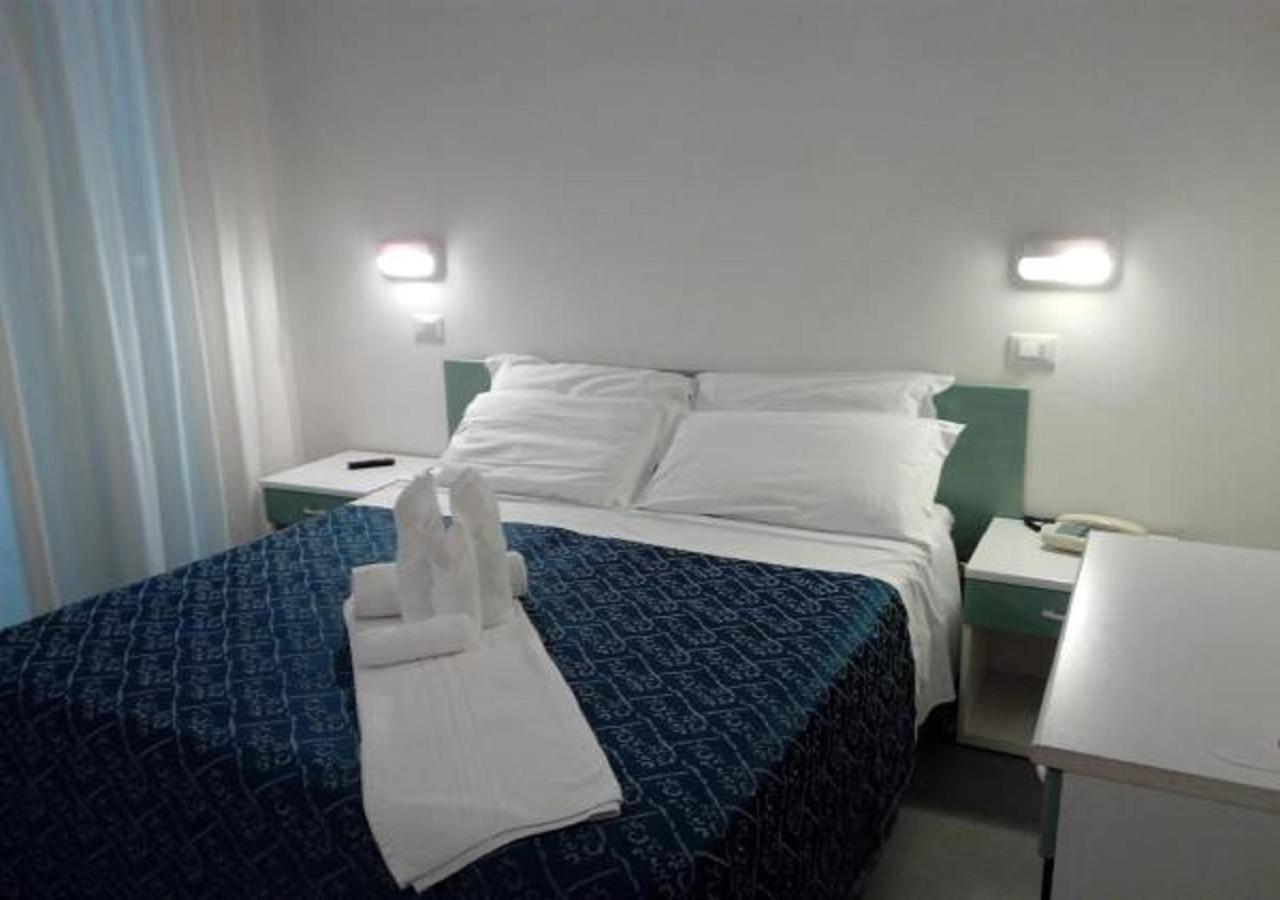 Hotel Nautilus Cattolica Esterno foto