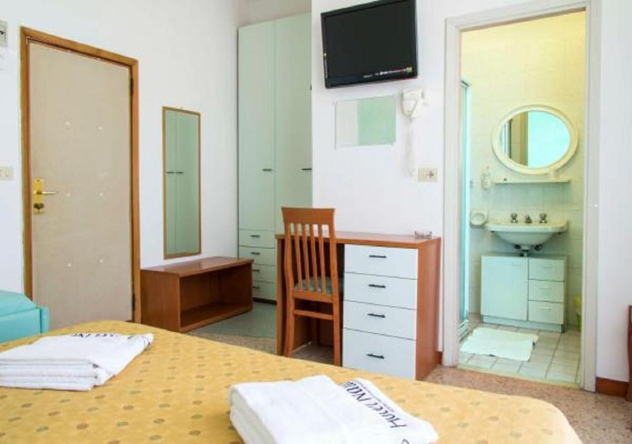 Hotel Nautilus Cattolica Camera foto